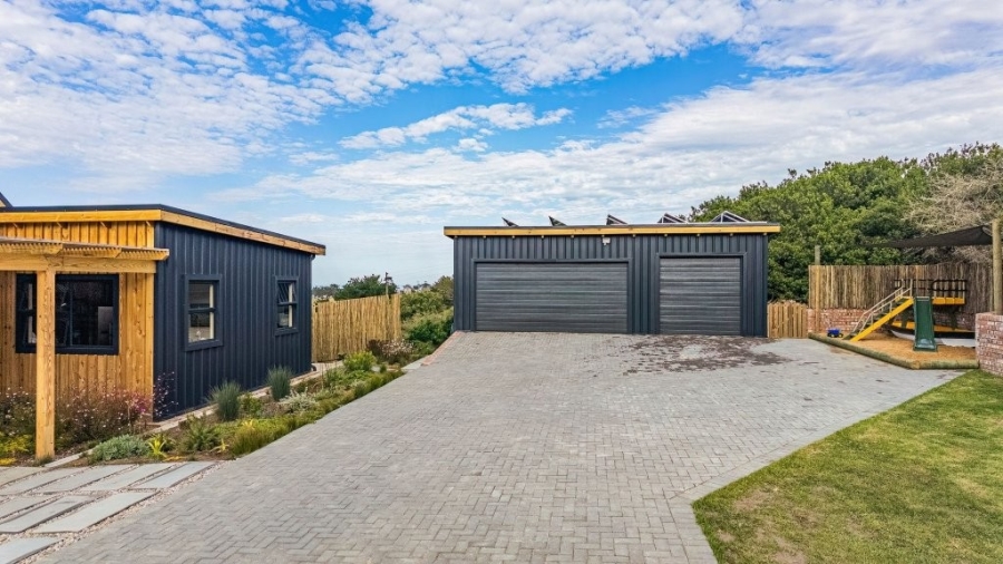 4 Bedroom Property for Sale in Hansmoeskraal A H Western Cape